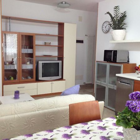 Aloe Beach Apartments, Ombrellone, Parcheggio E Uso Di Biciclette Gratis Rimini Kültér fotó