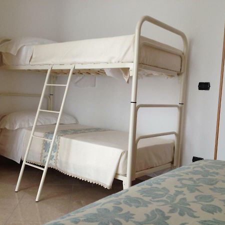 Aloe Beach Apartments, Ombrellone, Parcheggio E Uso Di Biciclette Gratis Rimini Kültér fotó