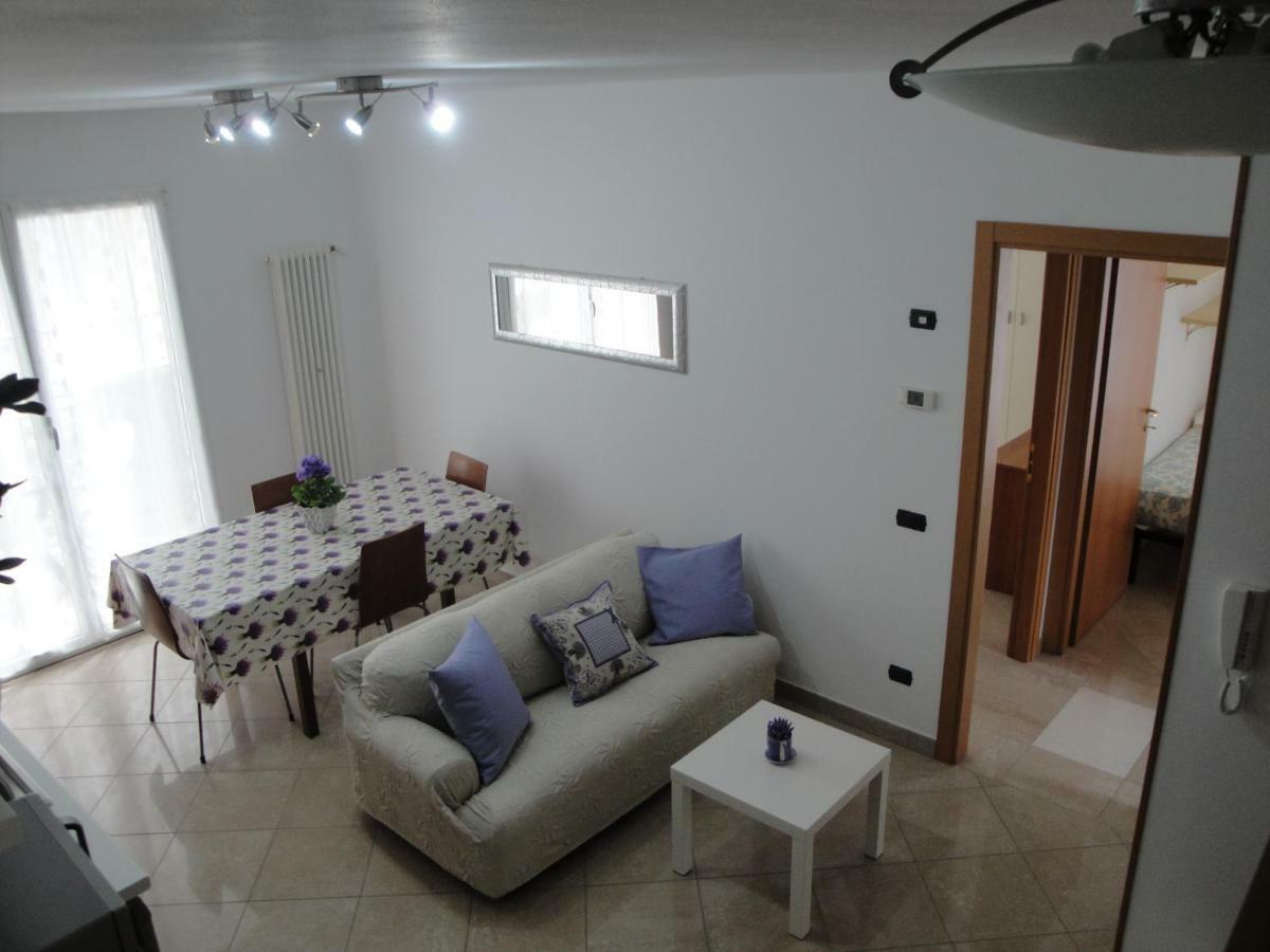 Aloe Beach Apartments, Ombrellone, Parcheggio E Uso Di Biciclette Gratis Rimini Kültér fotó