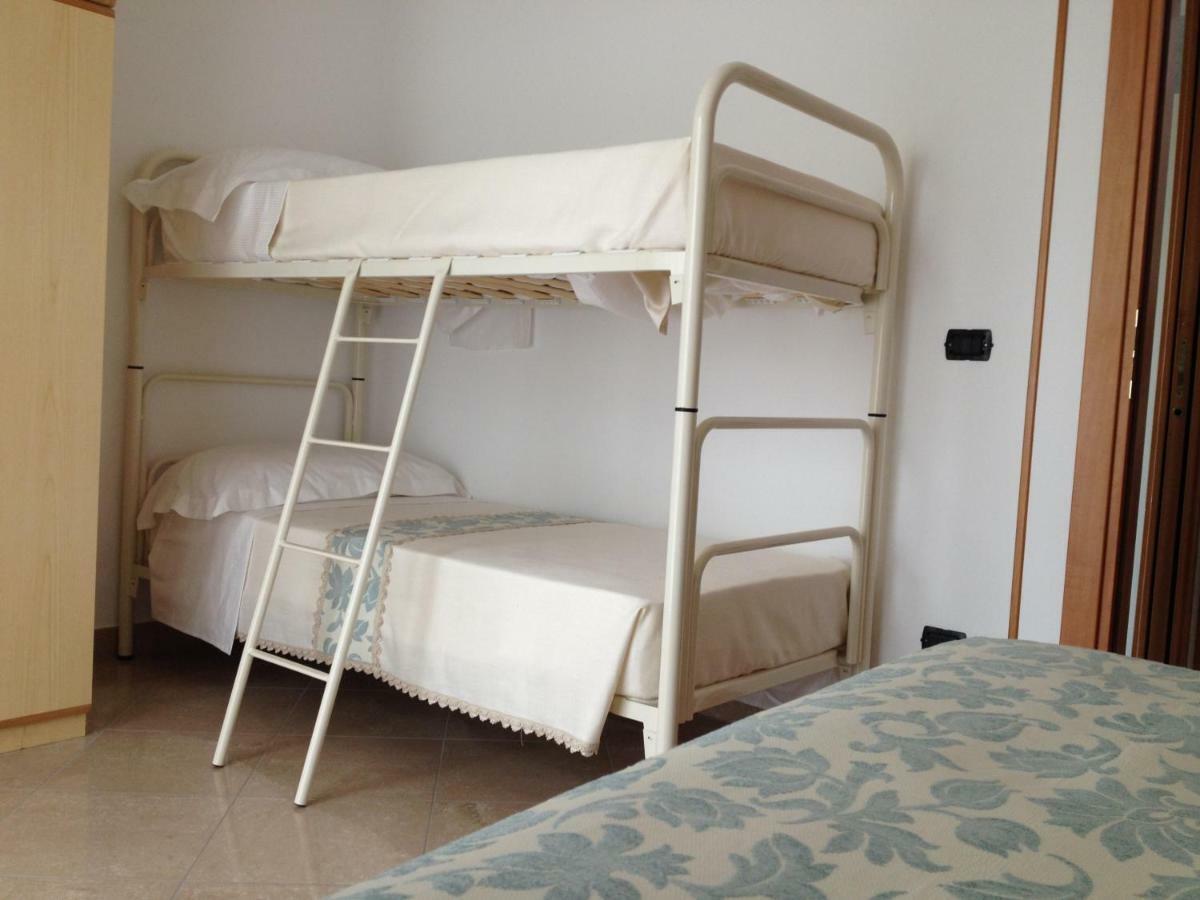Aloe Beach Apartments, Ombrellone, Parcheggio E Uso Di Biciclette Gratis Rimini Kültér fotó
