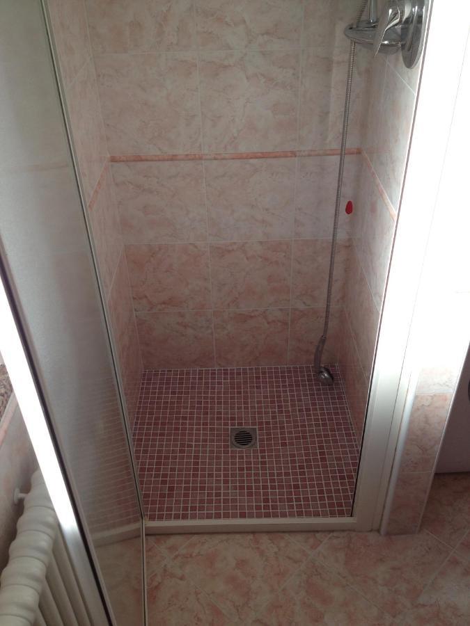 Aloe Beach Apartments, Ombrellone, Parcheggio E Uso Di Biciclette Gratis Rimini Kültér fotó